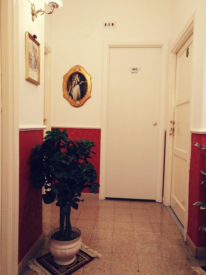 B&B Divina Roma ภายนอก รูปภาพ